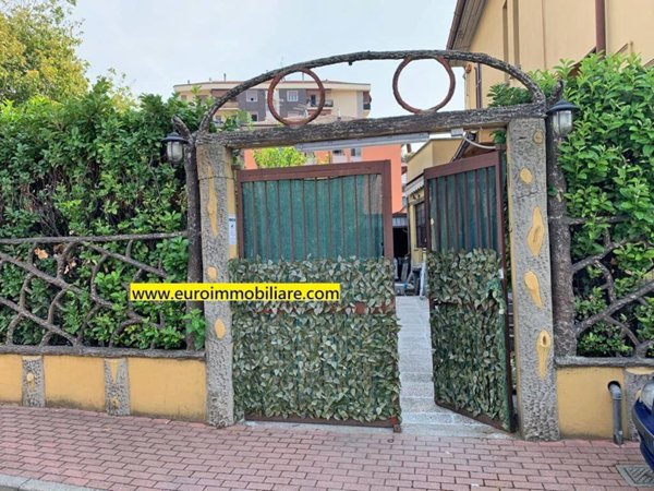 intera palazzina in vendita a Cinisello Balsamo in zona Robecco