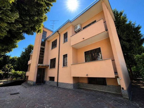 appartamento in vendita a Cinisello Balsamo in zona Robecco