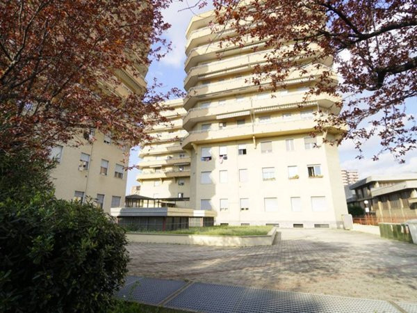 appartamento in vendita a Cinisello Balsamo in zona Robecco