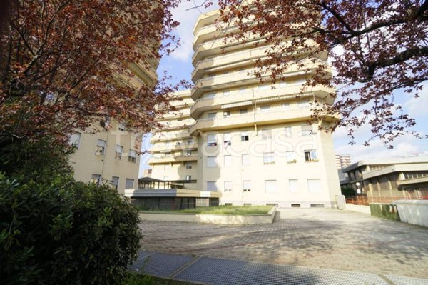 appartamento in vendita a Cinisello Balsamo in zona Crocetta