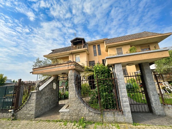 casa indipendente in vendita a Cinisello Balsamo