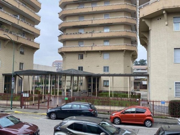 negozio in vendita a Cinisello Balsamo in zona Robecco