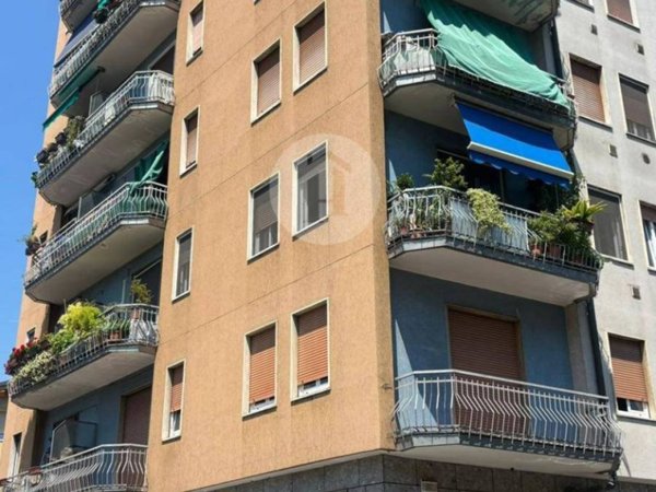 appartamento in vendita a Cinisello Balsamo in zona Crocetta