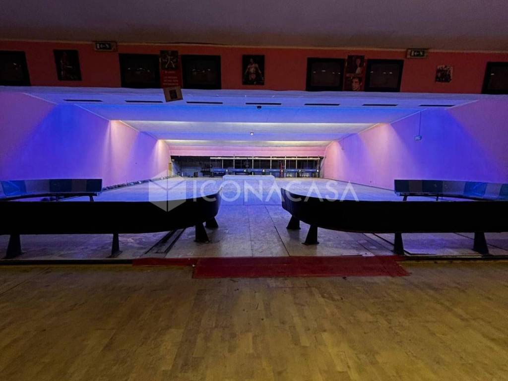 negozio in vendita a Cinisello Balsamo in zona Robecco