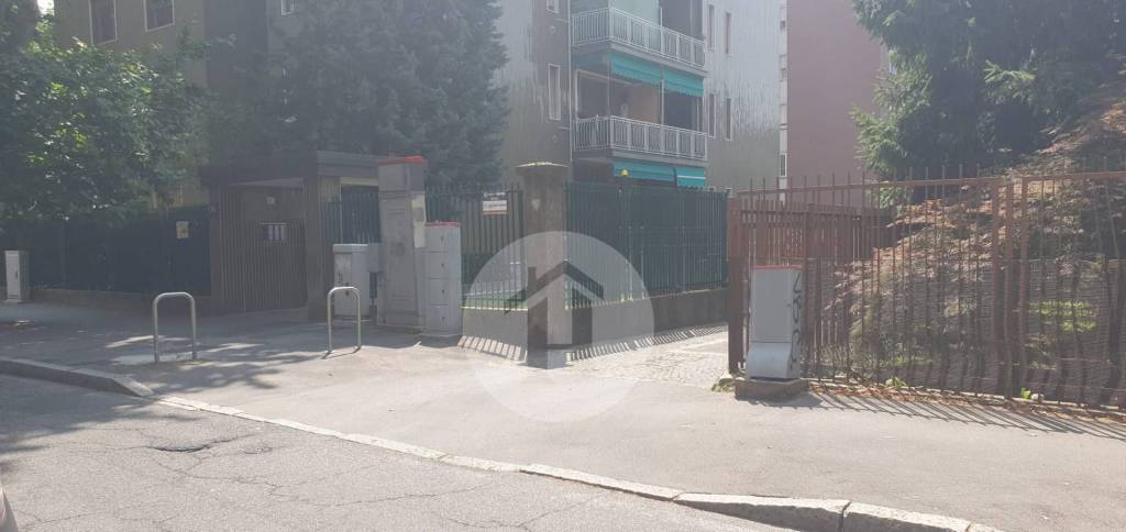 locale di sgombero in vendita a Cinisello Balsamo in zona Villa Rachele