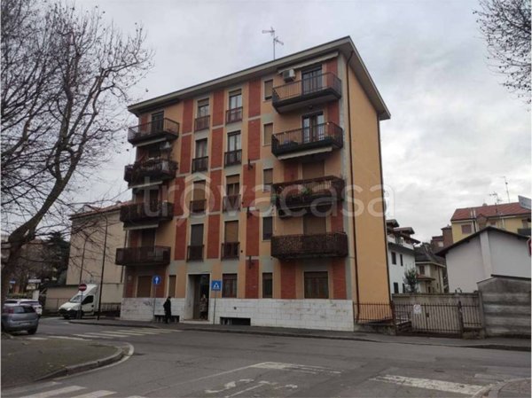 appartamento in vendita a Cinisello Balsamo in zona Sant'Eusebio
