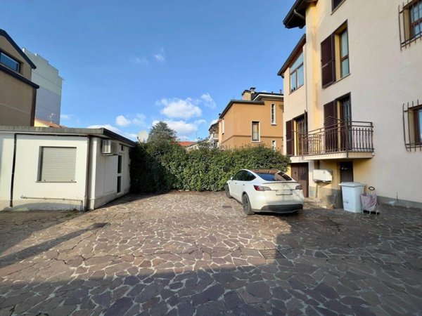 appartamento in vendita a Cinisello Balsamo in zona Robecco