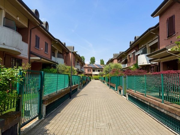 casa indipendente in vendita a Cinisello Balsamo in zona Sant'Eusebio