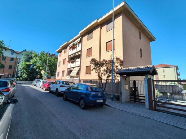 appartamento in vendita a Cinisello Balsamo in zona Sant'Eusebio