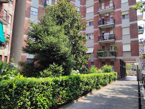 appartamento in vendita a Cinisello Balsamo in zona Crocetta