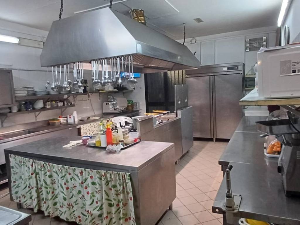negozio in vendita a Cinisello Balsamo