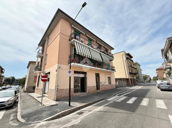 appartamento in vendita a Cinisello Balsamo in zona Sant'Eusebio