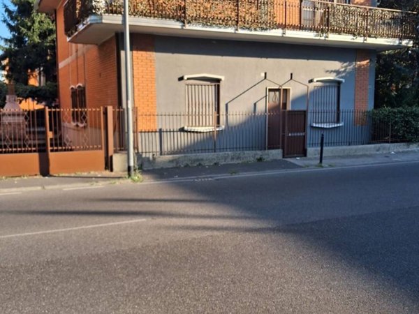 casa indipendente in vendita a Cinisello Balsamo in zona Robecco