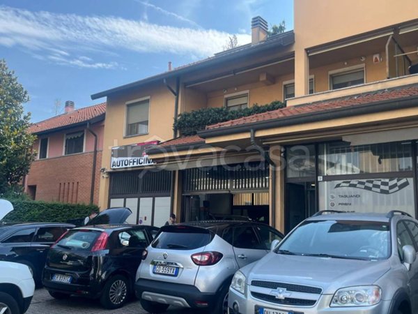 locale commerciale in vendita a Cinisello Balsamo