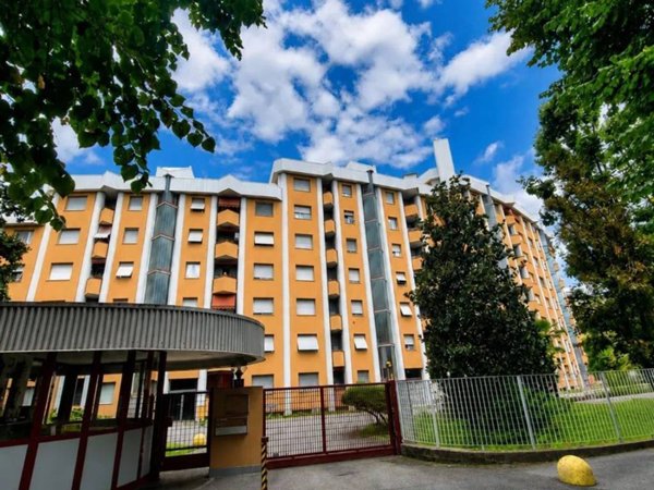 appartamento in vendita a Cinisello Balsamo in zona Campo dei Fiori