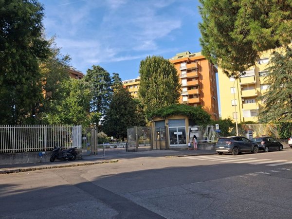 appartamento in vendita a Cinisello Balsamo in zona Campo dei Fiori