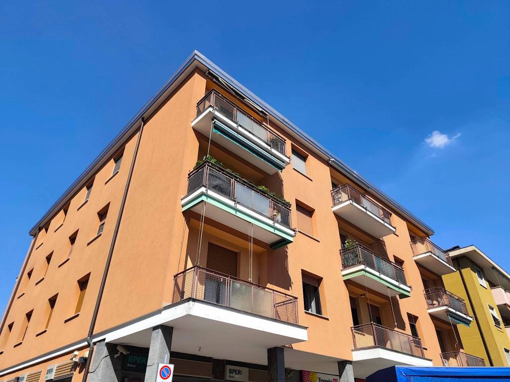 appartamento in vendita a Cinisello Balsamo in zona Robecco