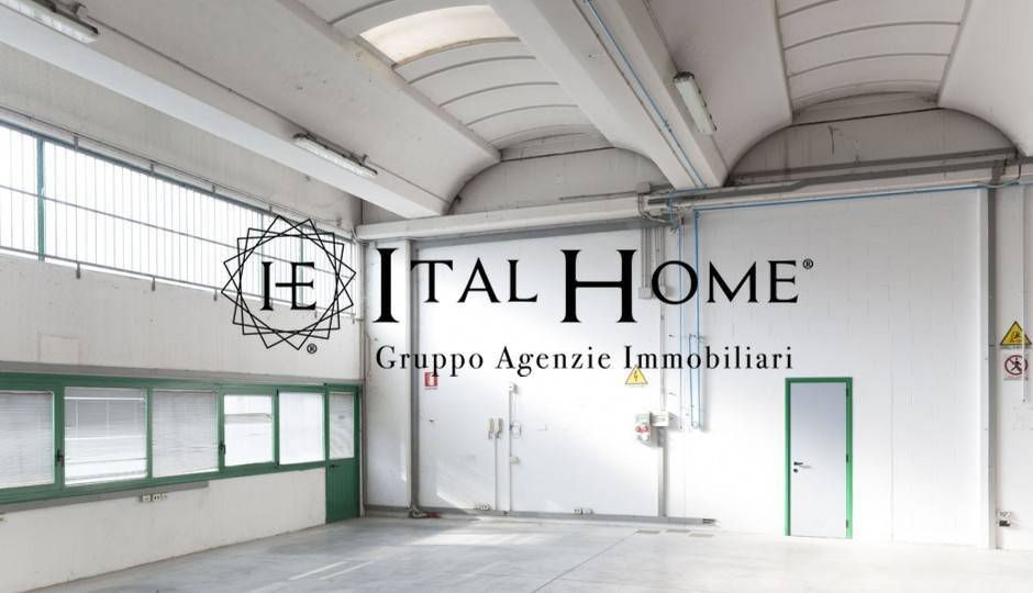 locale commerciale in vendita a Cinisello Balsamo in zona Robecco