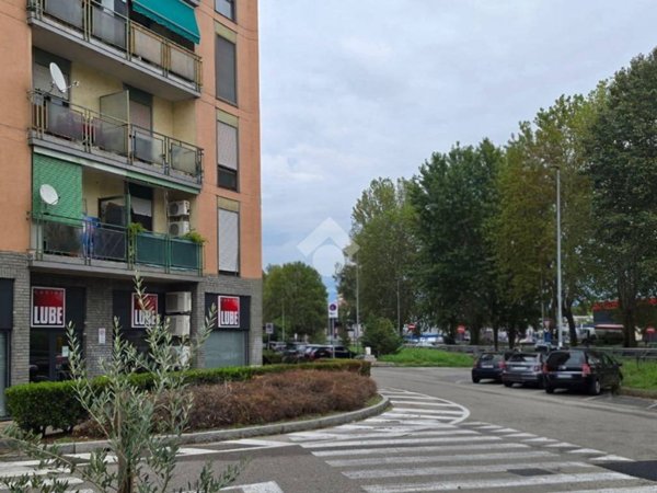 appartamento in vendita a Cinisello Balsamo in zona Robecco