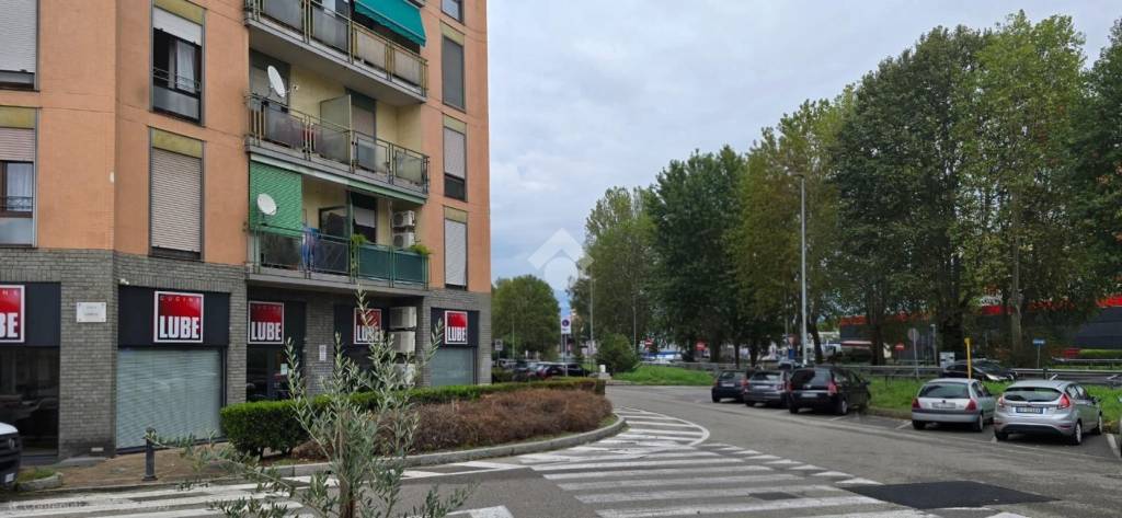 appartamento in vendita a Cinisello Balsamo in zona Crocetta