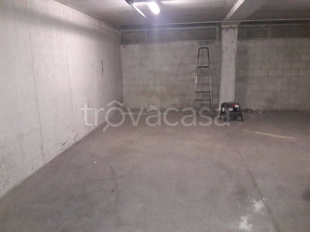 box auto in vendita a Cinisello Balsamo in zona Crocetta