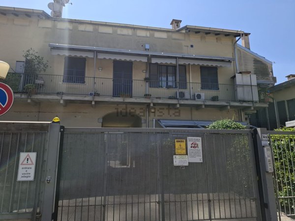 box auto in vendita a Cinisello Balsamo