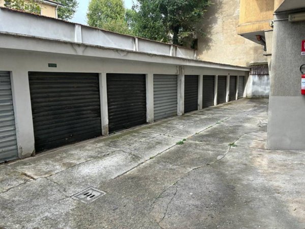 box auto in vendita a Cinisello Balsamo