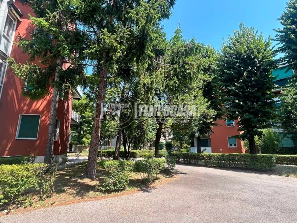 appartamento in vendita a Cinisello Balsamo in zona Campo dei Fiori