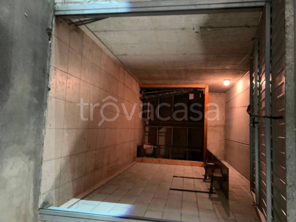 box auto in vendita a Cinisello Balsamo