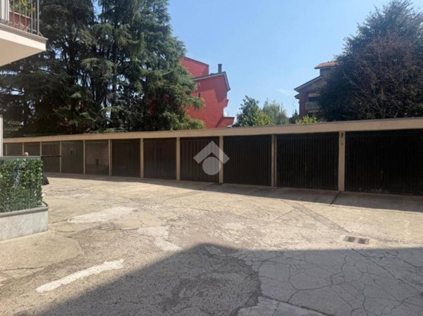 box auto in vendita a Cinisello Balsamo