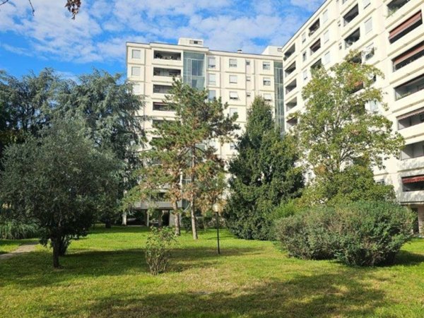 appartamento in vendita a Cinisello Balsamo in zona Campo dei Fiori