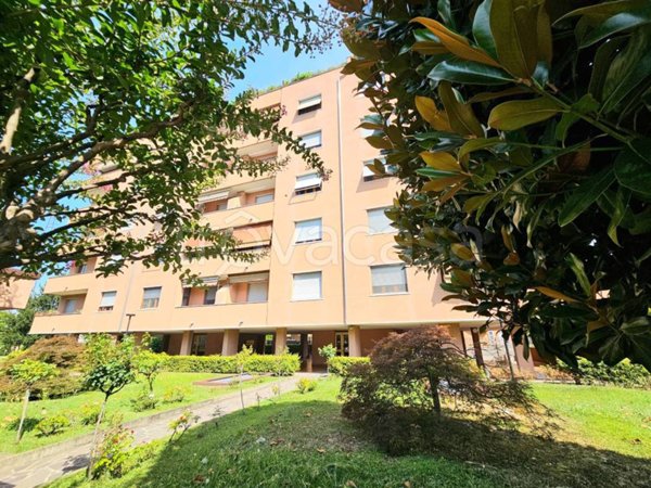 appartamento in vendita a Cinisello Balsamo in zona Robecco
