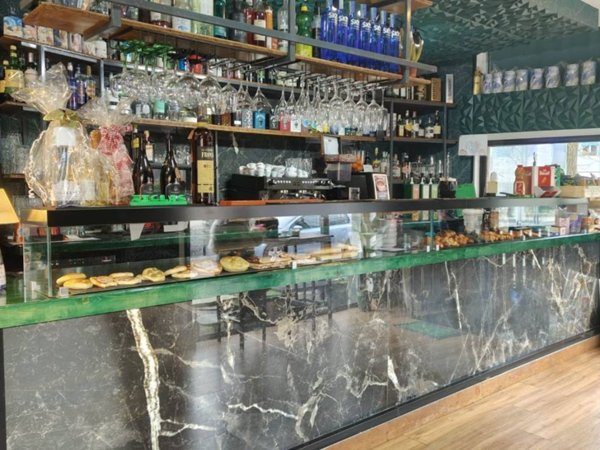 negozio in vendita a Cinisello Balsamo in zona Campo dei Fiori