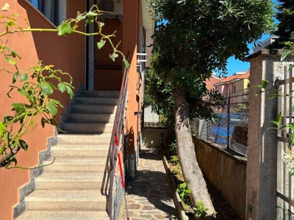 casa indipendente in vendita a Cinisello Balsamo in zona Robecco