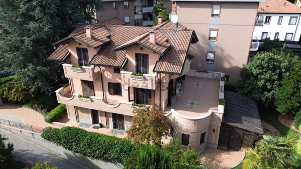 casa indipendente in vendita a Cinisello Balsamo in zona Campo dei Fiori