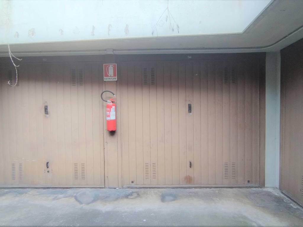 box auto in vendita a Cinisello Balsamo
