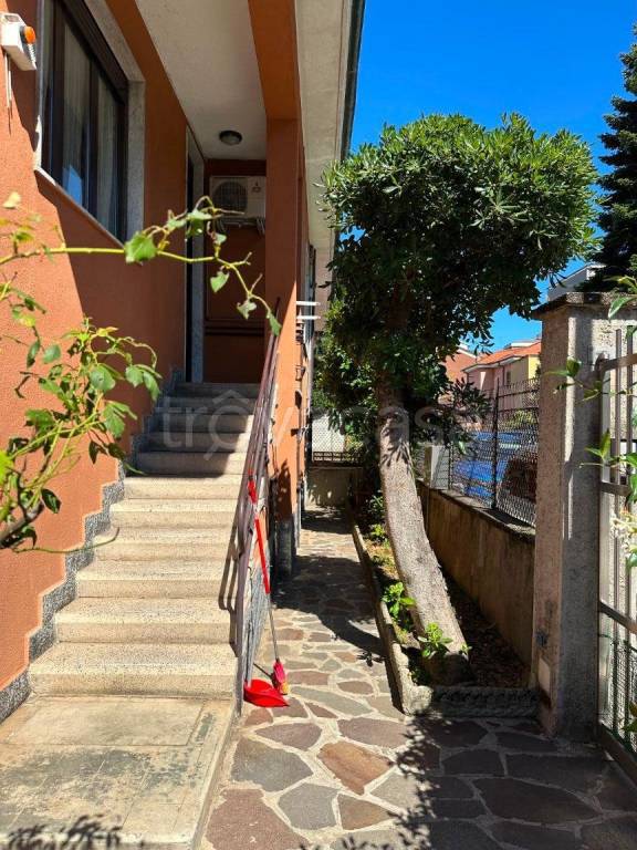 casa indipendente in vendita a Cinisello Balsamo in zona Robecco