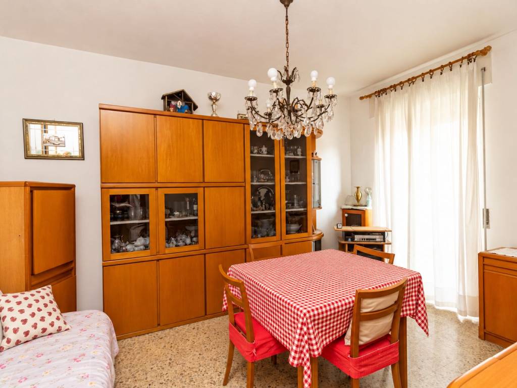 appartamento in vendita a Cinisello Balsamo in zona Crocetta