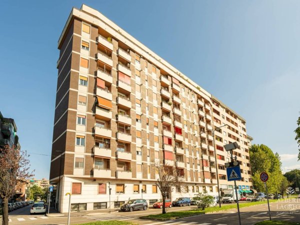 appartamento in vendita a Cinisello Balsamo in zona Robecco