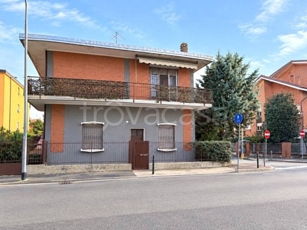 casa indipendente in vendita a Cinisello Balsamo in zona Robecco