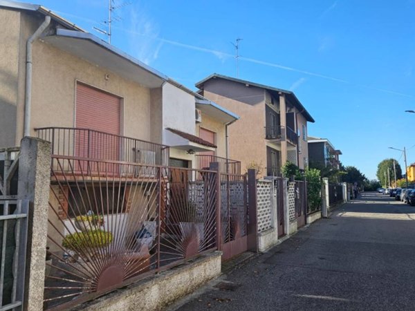 casa indipendente in vendita a Cisliano
