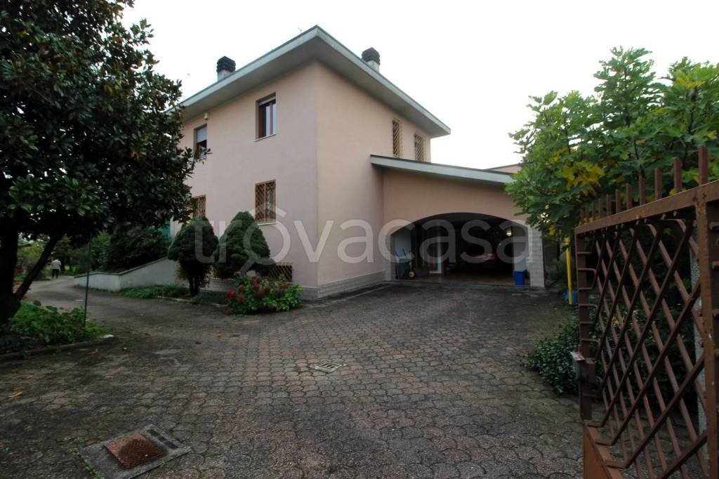 casa indipendente in vendita a Cisliano