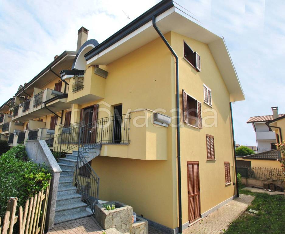 casa indipendente in vendita a Cisliano in zona Cascina Scanna