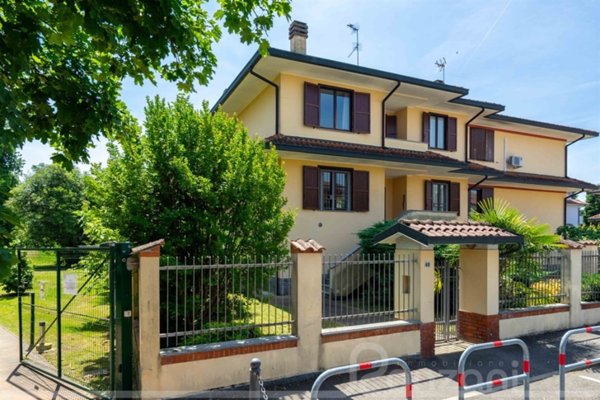 casa indipendente in vendita a Cisliano in zona Cascina Scanna