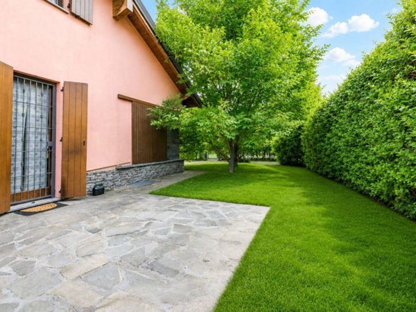 casa indipendente in vendita a Cisliano in zona Cascina Scanna