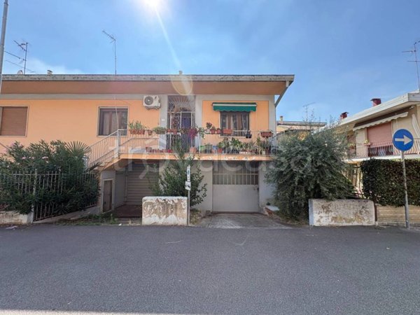 casa indipendente in vendita a Cisliano in zona Cascina Scanna