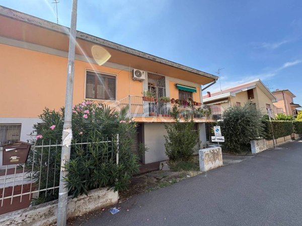 casa indipendente in vendita a Cisliano in zona Cascina Scanna