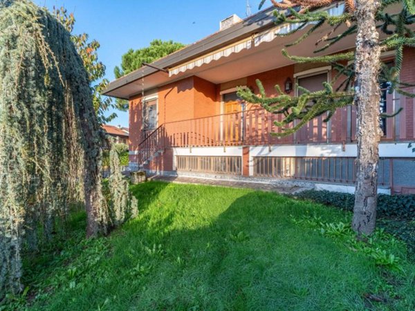 casa indipendente in vendita a Cisliano in zona Cascina Scanna