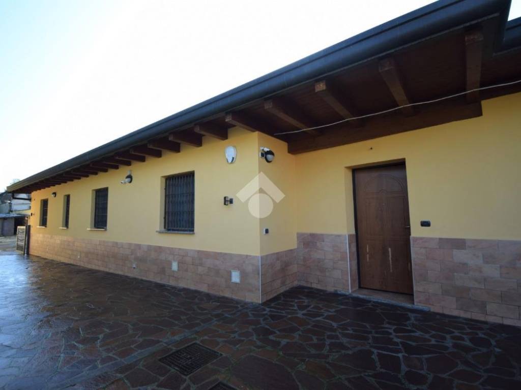 casa indipendente in vendita a Cologno Monzese in zona San Maurizio al Lambro
