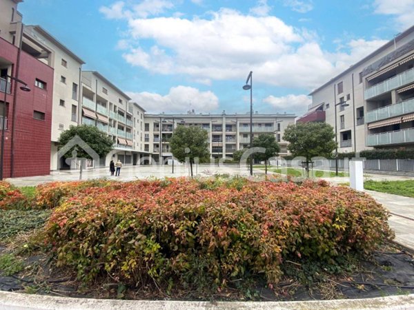 negozio in vendita a Cologno Monzese in zona San Maurizio al Lambro